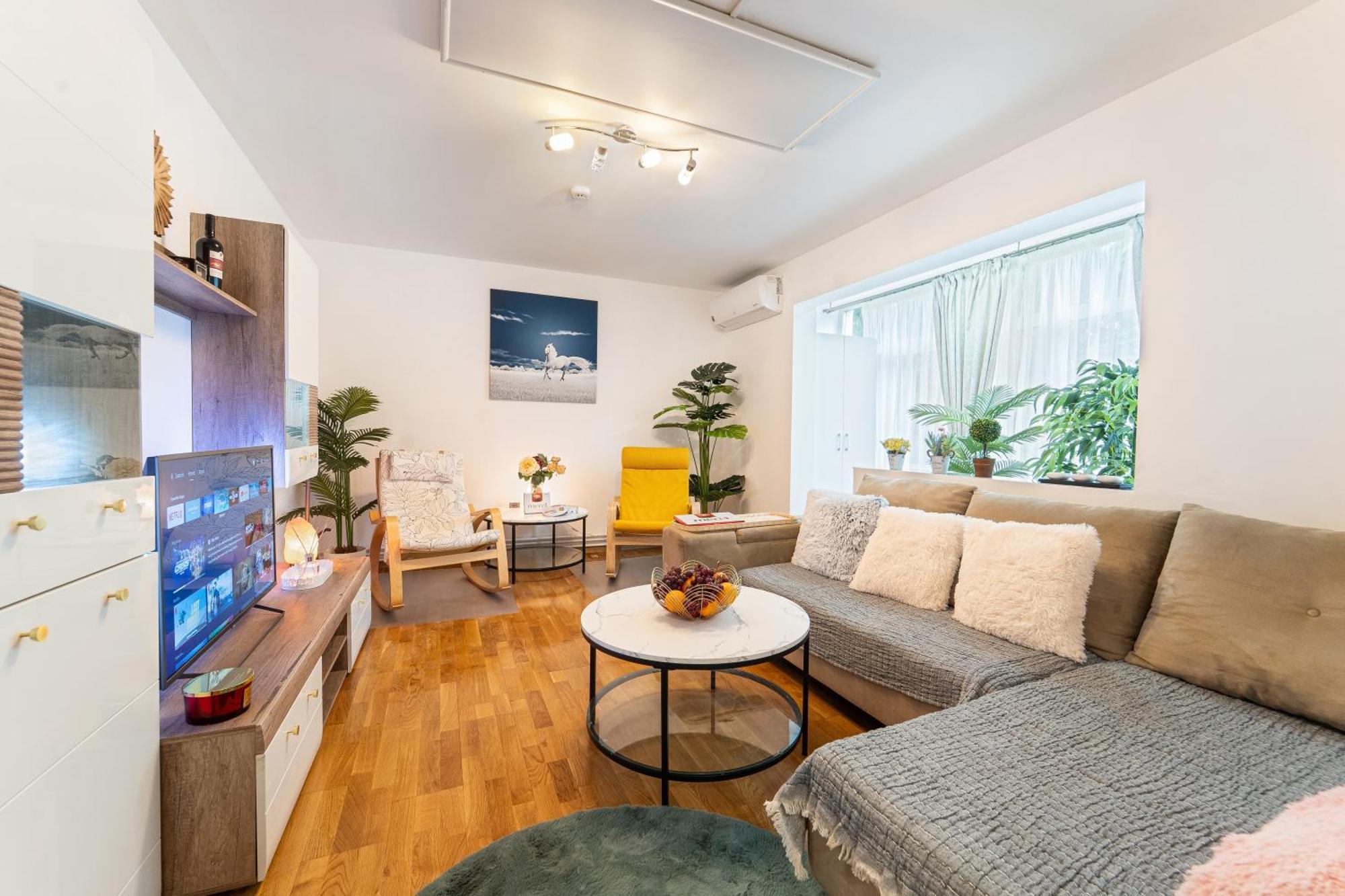 - By Open House Apartament *